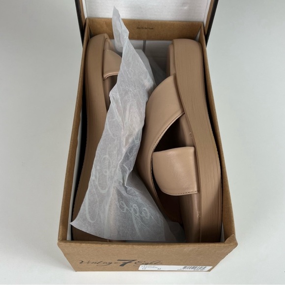 Sandals - Picture 8 of 9